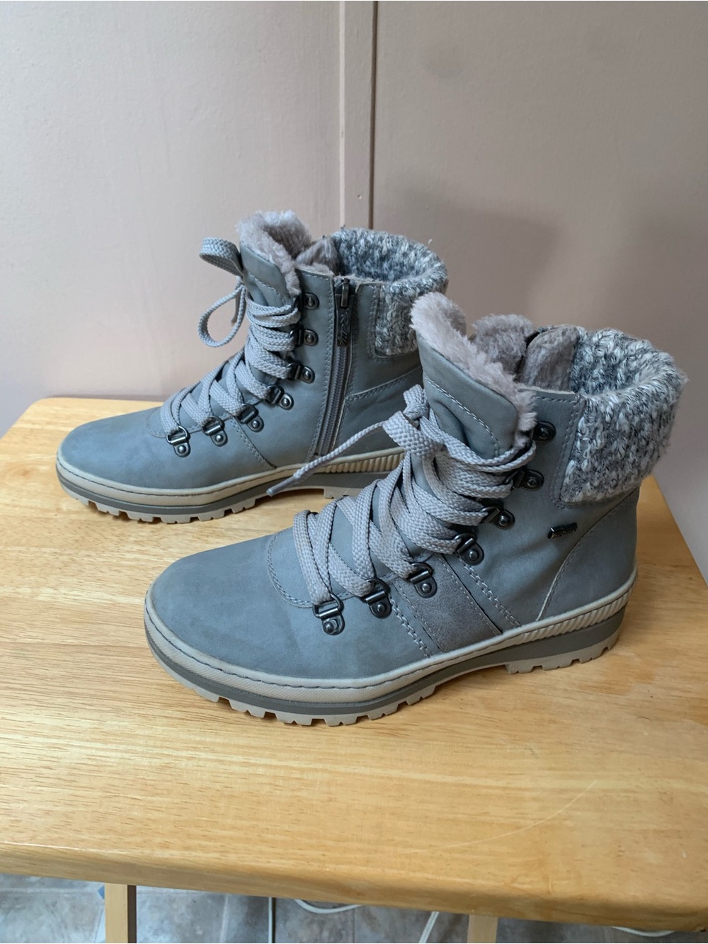 Women’s Gray Faux-Fur Winter Lace-Up Ankle Boots